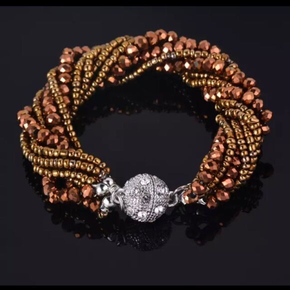 FASHION LIGHT BROWN MULTILAYER CRYSTAL BEADS BRACELET WITH MAGNETIC CLOSURE - Picture 3 of 5